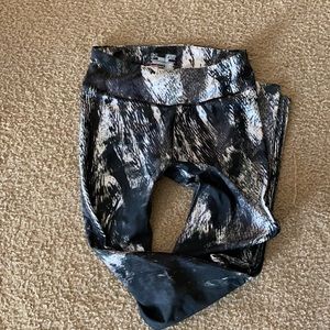 Size XS under armour leggings